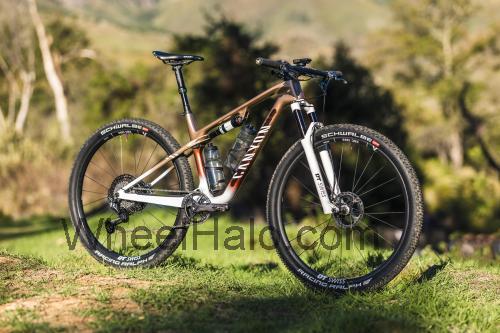 Canyon Lux specs and reviews